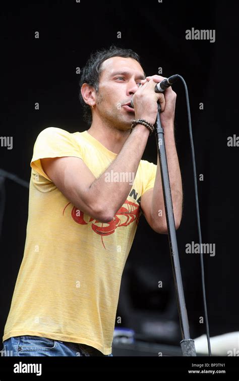 Rick Witter Of Shed Seven Performing Live On Stage At V Festival Stock