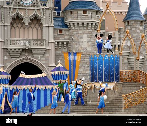 Disney world mickey mouse hi-res stock photography and images - Alamy