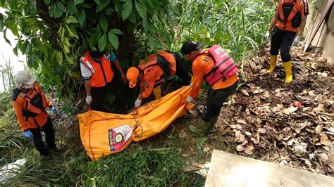 Penemuan Jasad Pria Mengambang Di Kali Bekasi Gegerkan Warga News