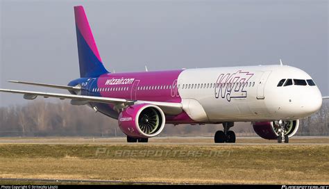 HA LZM Wizz Air Airbus A321 271NX Photo by Striteczky László ID