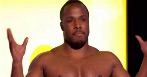 Naked Attraction S Anna Richardson Left Red Faced As Nude Singleton Goes In For Kiss Daily Star