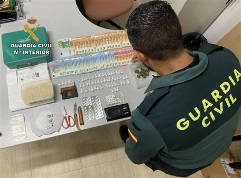 La Guardia Civil Desactiva En Bonares Un Punto De Venta Y Distribuci N