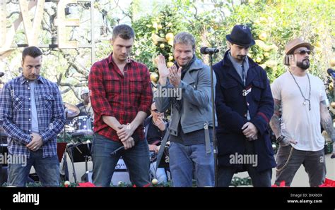 The Backstreet Boys rehearse their Christmas Tree lighting performance ...