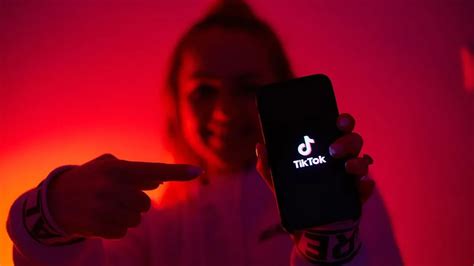 Es Adictivo Duro Informe Sobre El Impacto De Tik Tok En La Salud