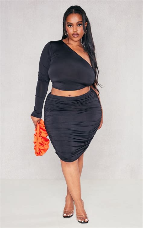 Plus Black One Shoulder Slinky Crop Top Prettylittlething Aus