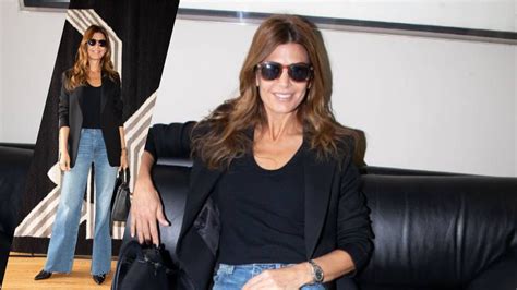 Blazer Y Jeans Juliana Awada Lleva El Look Minimalista Y Clásico