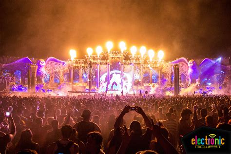 First look: The elaborate stages of EDC Las Vegas 2014 – Electronic Midwest