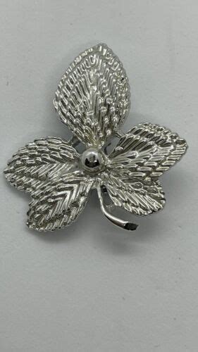 Vintage Gerrys Silver Toned Metal Leaf Brooch Gem