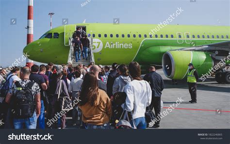 1 349 Airline Passanger Images Stock Photos Vectors Shutterstock