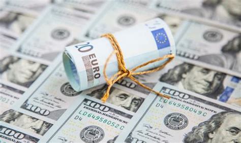 Kurs Euro Spad Poni Ej Z Dolar Pozostaje Mocny Bankier Pl