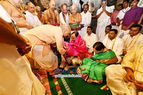 Telangana CM KCR And His Family Offer Prayers At Tirumala Photos: HD ...