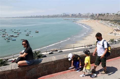 Senamhi advierte altas temperaturas y radiación UV en la costa peruana