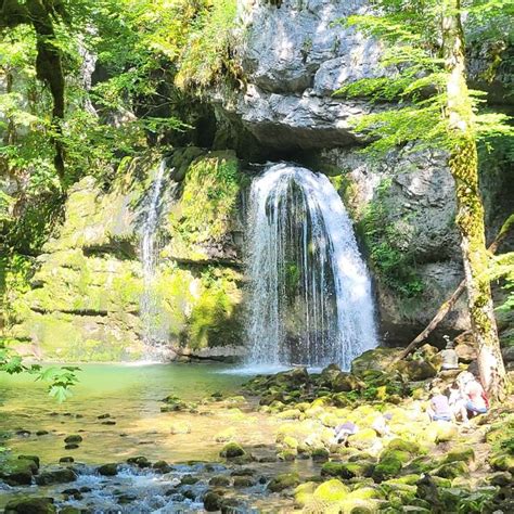 Saint Claude Cascade des Combes Présentation et avis des voyageurs