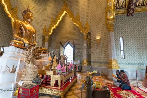 Inside Wat Traimit Withayaram Worawihan Temple Of The Golden Buddha In