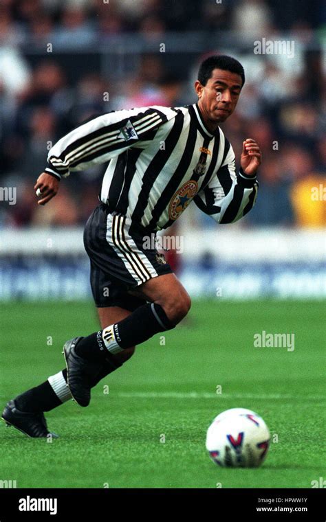 NOLBERTO SOLANO NEWCASTLE UNITED FC 31 October 1998 Stock Photo - Alamy