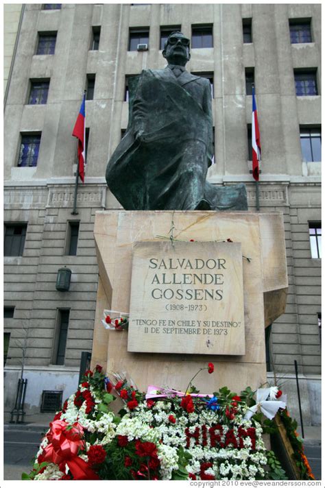 Statue of Salvador Allende Gossens near La Moneda. (Photo ID 18464-santiago)