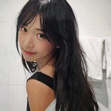 Jinnytty Nude Leaks Fapopedia