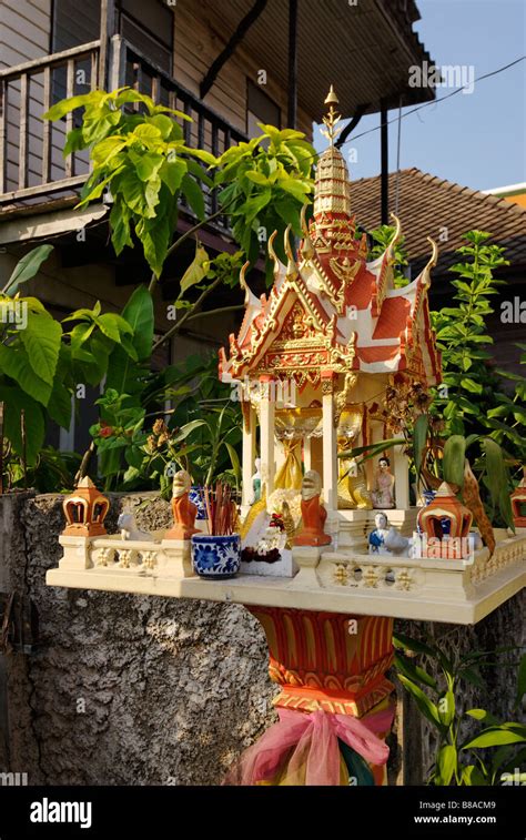 Buddhist Shrine Home Hi Res Stock Photography And Images Alamy