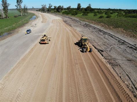 Con cuatro frentes de trabajo avanza la pavimentación de la ruta 13