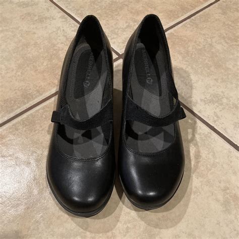 Merrill womens shoes Size 9.5 Preowned in... - Depop