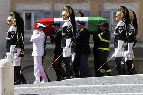 Funeral de Giorgio Napolitano em Roma é marcado por homenagens