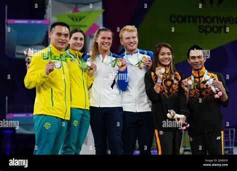 Australia S Shixin Li And Maddison Keeney Left With Their Silver