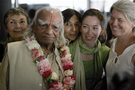 Bks Iyengar Dies At 95 Indian Guru Helped Popularize Yoga In West