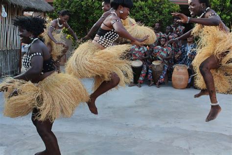 African Drumming - Styles & Rhythms from Ghana | Ray Pereira