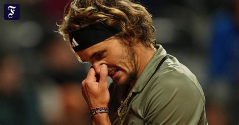 Alexander Zverev Perd Face Son Rival Medvedev Au Atp Masters De Rome