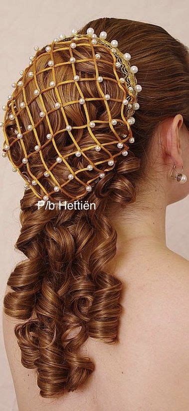 Pin by Hettiën2 on Backside Renaissance hairstyles Medieval