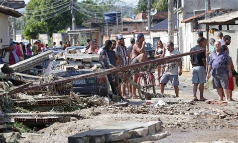 Tubula O Da Cedae Rompe Pela Segunda Vez Em Nova Igua U Derruba Muro