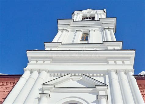 Campanario De La Iglesia Del Icono De Tikhvin De La Madre De Dios