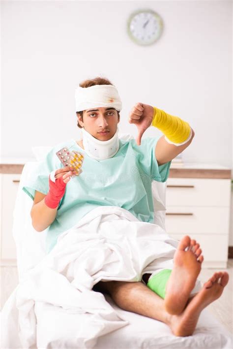 The Young Injured Man Staying in the Hospital Stock Image - Image of care, pain: 136834351