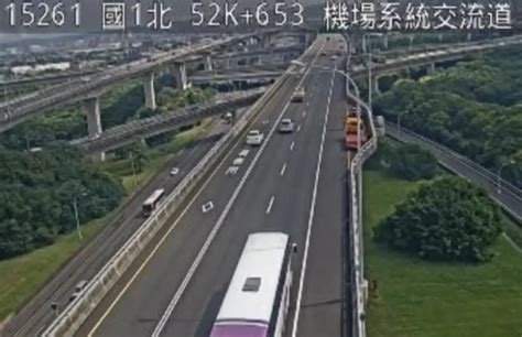 38歲男車停「五楊高架避車彎」！墜27米倒臥草坪 搶救無效身亡 社會 Nownews今日新聞