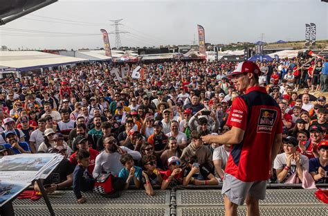 Behind The Gate En El Mxgp De Espa A Con Prado Y Daniela Guill N