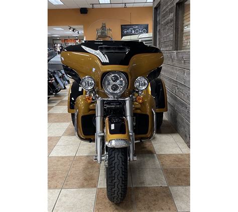 Harley Davidson Tri Glide Ultra Prospect Gold Vivid Black For Sale