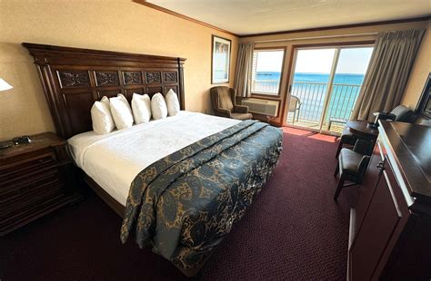 Mackinaw City Hotels - Hamilton Inn Select Beachfront of Mackinaw City