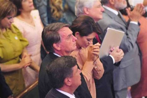 Casal Bolsonaro Participa De Culto E Reforça Guerra Do Bem Contra O Mal