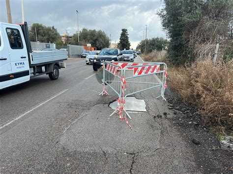 Taranto Buche E Transenne Serve Il Ripristino Dell Asfalto In Citt