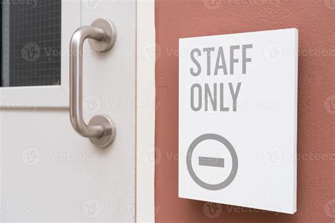 Staff Only Room. Staff only signs. staff only door signs outside ...