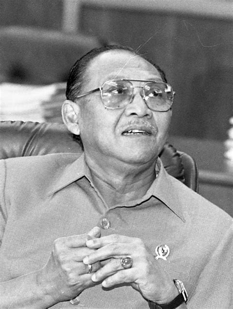 Wakil Presiden Ke Ri Jenderal Tni Purn Umar Wirahadikusumah