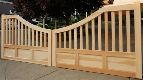 Wooden Driveway Gate Custom Made Out Of Western Red Cedar New England