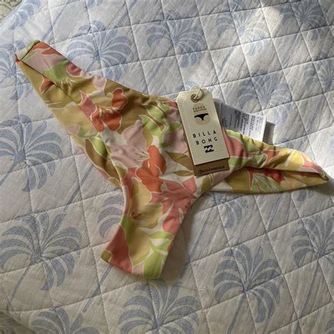 Billabong Bikini Bottoms NWT So Cute And Amazing Depop