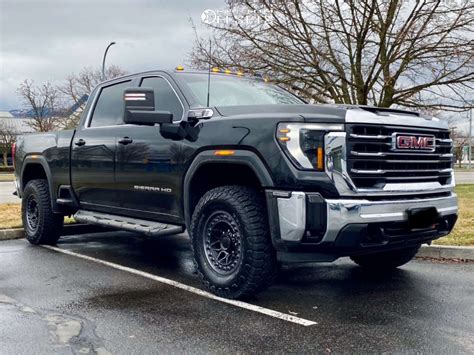 2024 GMC Sierra 2500 HD With 18x9 Black Rhino Alpha And 35 12 5R18