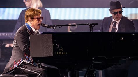 Elton John To Headline Glastonbury 2023 The Last Uk Show In His