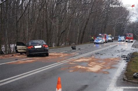 Wypadek W Rybniku Na Skrzy Owaniu Raciborskiej Ze Sportow Auta