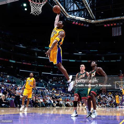 2,083 Kobe Bryant Dunk Stock Photos, High-Res Pictures, and Images ...