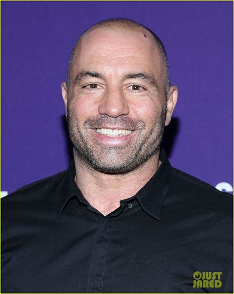 Joe Rogan Apologizes After Spotify Removes 70 Episodes Of His Podcast