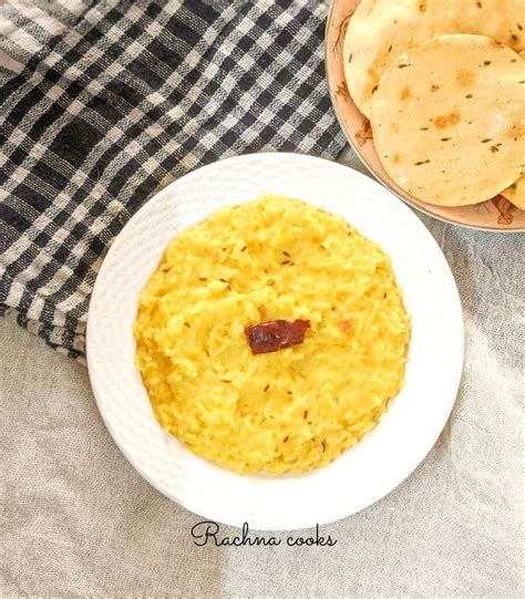 Easy Khichdi Recipe | Moong Dal Khichdi (Step-by-step recipe) - Rachna ...