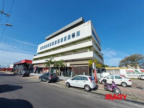 Sala Comercial Na Rua Elesb O Pinto Da Luz Jardim Atl Ntico Em